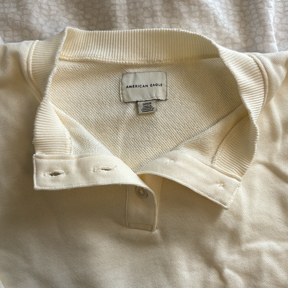 NWOT AE Henley Sweatshirt Cropped - Picture 2 of 3